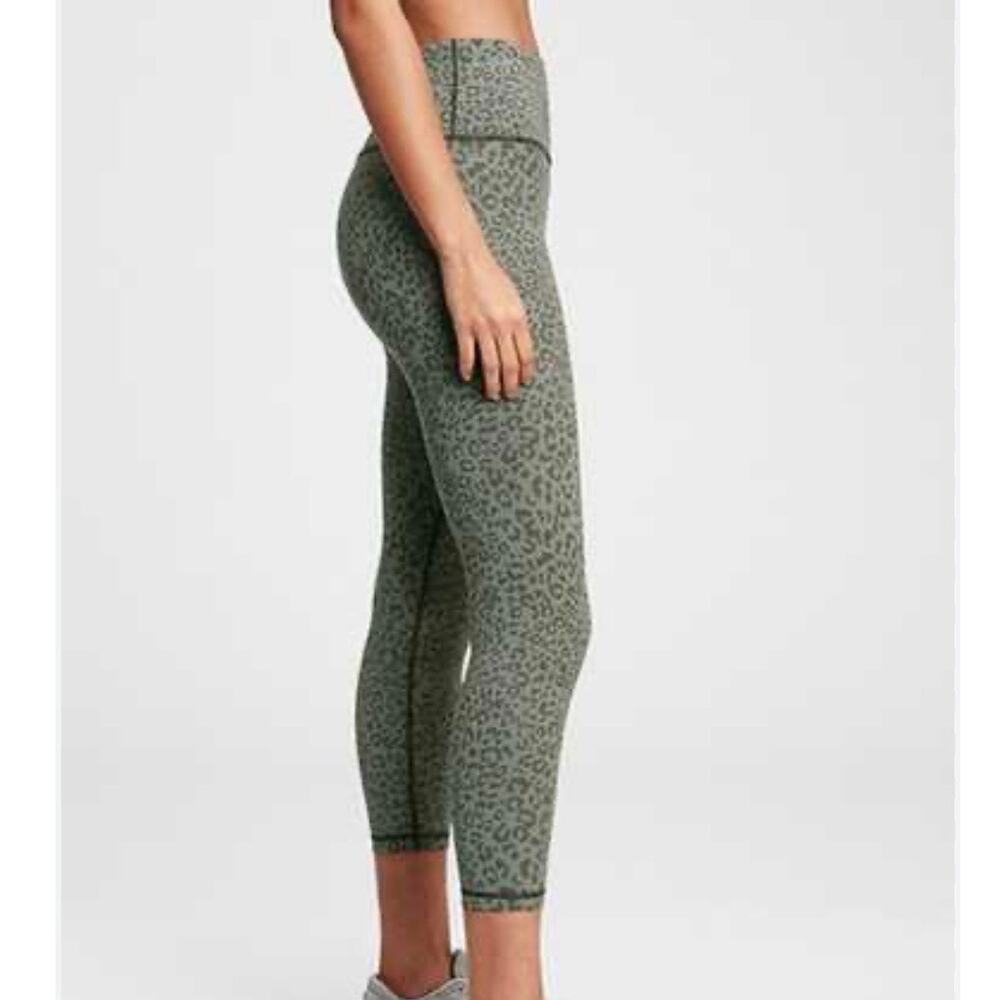 BARRE 3 x LULULEMON | Collab Gray Green Leopard Print Align High Rise | Large
